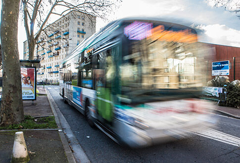 Bus en circulation à Malakoff © Toufik Oulmi