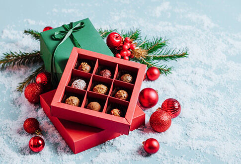 cadeau et chocolat © 123rf