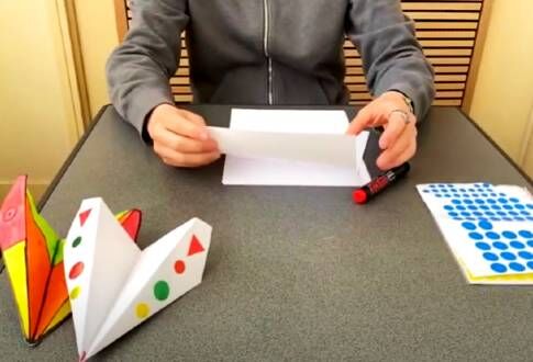 Extrait en image du tuto Avion de papier.