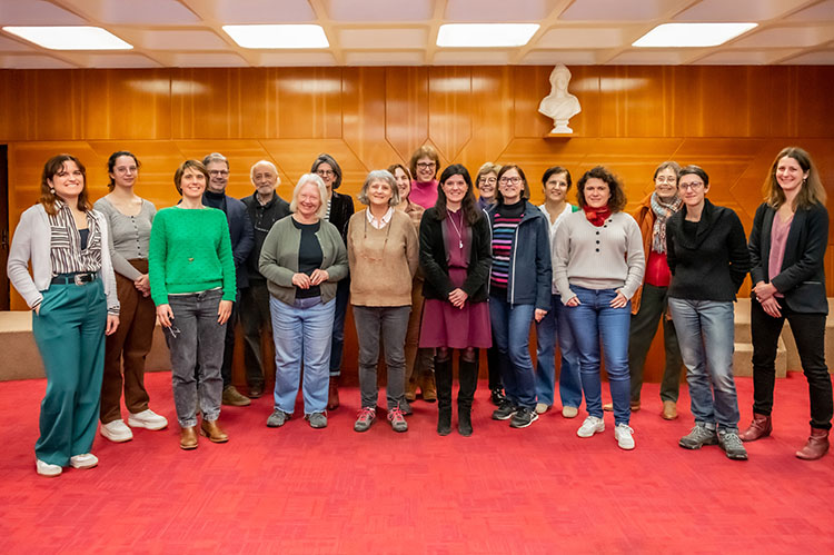 Photo après la signature de la Charte de la ferme urbaine le 14 février © Séverine Fernandes